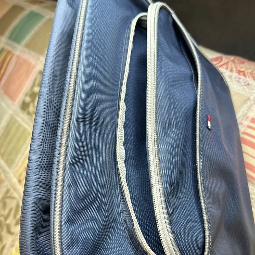 “Tommy Hilfiger” Travel Luggage, Carry-on, Travel Bag. Laptop Crossbody Bag - Picture 7 of 9